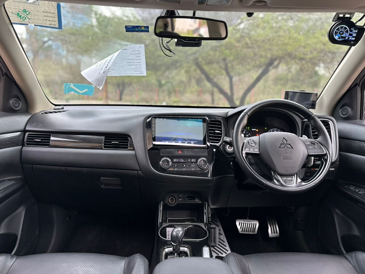 MITSUBISHI OUTLANDER thumbnail 6